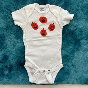 Gerber Onesie with Pumpkins Size 18 Months